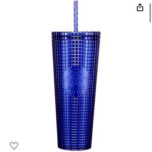 Brand new cup with tags still on the bottom; however, there is NO straw.